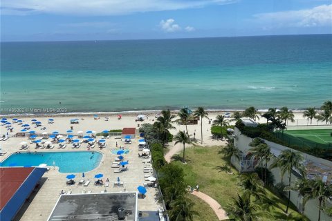 Copropriété à vendre à Sunny Isles Beach, Floride: 33.44 m2 № 839449 - photo 2