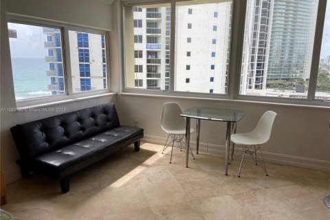 Copropriété à vendre à Sunny Isles Beach, Floride: 33.44 m2 № 839449 - photo 3