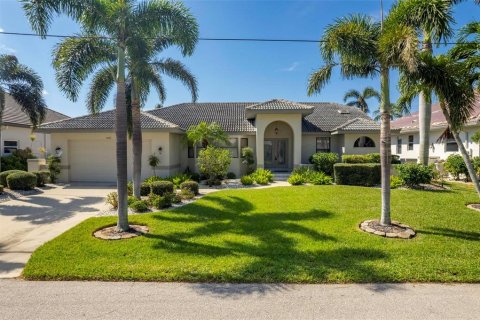 Villa ou maison à vendre à Punta Gorda, Floride: 3 chambres, 208.19 m2 № 1286064 - photo 1