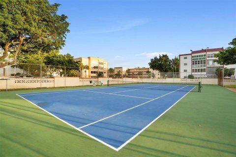 Condo in Lauderdale Lakes, Florida, 1 bedroom  № 1415526 - photo 26