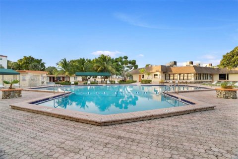 Condo in Lauderdale Lakes, Florida, 1 bedroom  № 1415526 - photo 28