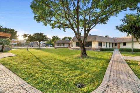 Condo in Lauderdale Lakes, Florida, 1 bedroom  № 1415526 - photo 27