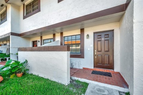 Townhouse in Miami, Florida 2 bedrooms, 86.96 sq.m. № 1395101 - photo 3