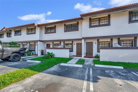 Townhouse in Miami, Florida 2 bedrooms, 86.96 sq.m. № 1395101 - photo 5