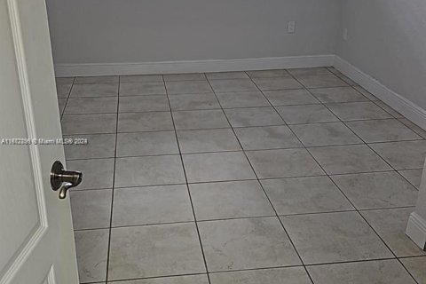 Townhouse in Miami, Florida 2 bedrooms, 86.96 sq.m. № 1395101 - photo 26