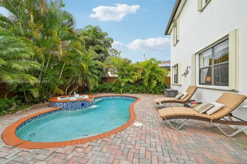 House in Miami, Florida 5 bedrooms, 268.02 sq.m. № 1224263 - photo 25