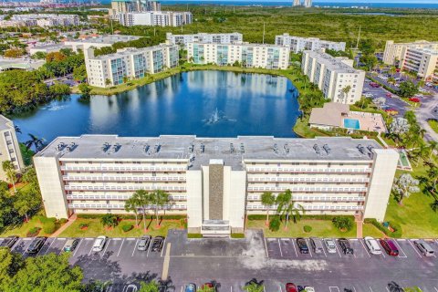 Condominio en venta en Dania Beach, Florida, 2 dormitorios, 110.55 m2 № 1118611 - foto 12