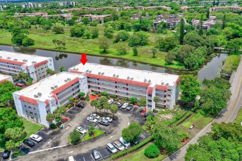 Condo in Lauderhill, Florida, 2 bedrooms  № 1178237 - photo 7