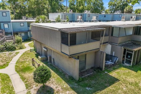 Condo in Gainesville, Florida, 2 bedrooms  № 1382900 - photo 1