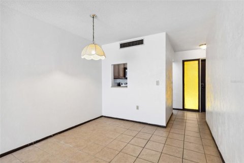 Condo in Gainesville, Florida, 2 bedrooms  № 1382900 - photo 7