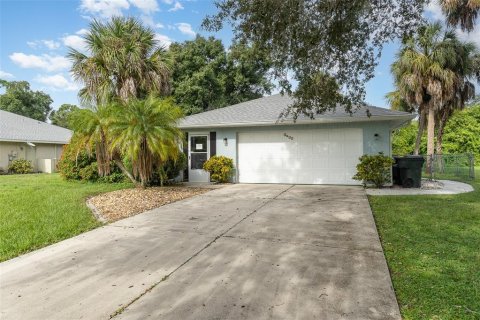 Villa ou maison à vendre à North Port, Floride: 3 chambres, 134.15 m2 № 1382928 - photo 3