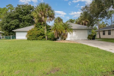 House in North Port, Florida 3 bedrooms, 134.15 sq.m. № 1382928 - photo 5