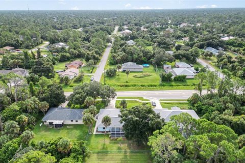 House in North Port, Florida 3 bedrooms, 134.15 sq.m. № 1382928 - photo 29