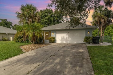 Villa ou maison à vendre à North Port, Floride: 3 chambres, 134.15 m2 № 1382928 - photo 1