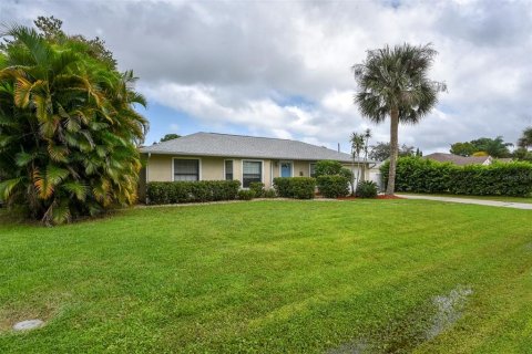 House in Edgewater, Florida 3 bedrooms, 115.94 sq.m. № 1379930 - photo 3