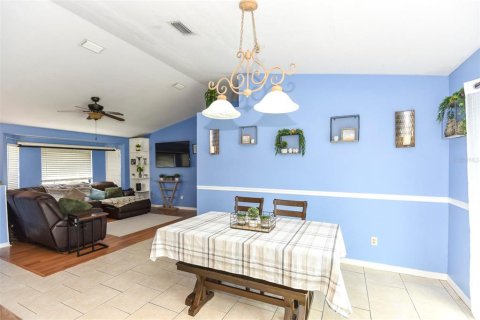 House in Edgewater, Florida 3 bedrooms, 115.94 sq.m. № 1379930 - photo 23