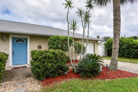 House in Edgewater, Florida 3 bedrooms, 115.94 sq.m. № 1379930 - photo 6