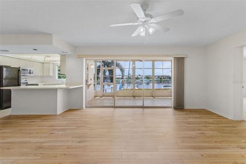 Condo in Punta Gorda, Florida, 3 bedrooms  № 1307718 - photo 3