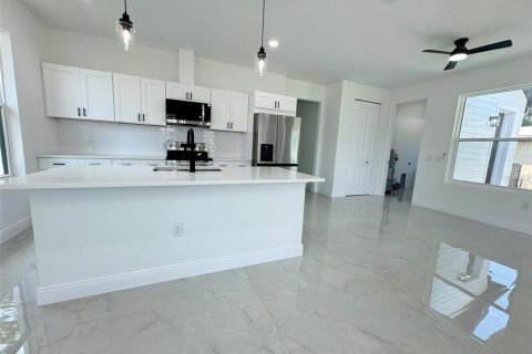 Casa en venta en Tampa, Florida, 3 dormitorios, 143.72 m2 № 1296295 - foto 11