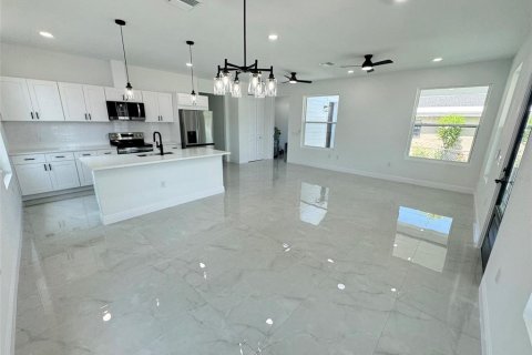 Villa ou maison à vendre à Tampa, Floride: 3 chambres, 143.72 m2 № 1296295 - photo 6